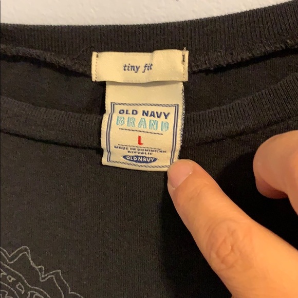 Old Navy | Black t-shirt with sequins flower - Picture 3 of 4